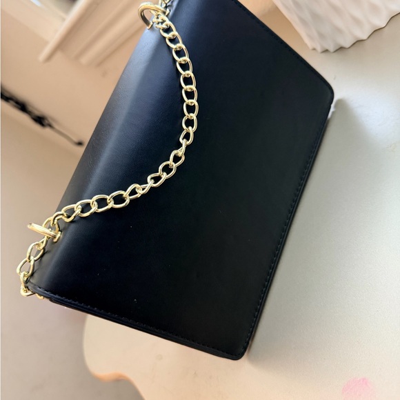 NEW DG Logo Black inspired Crossbody Bag with Gold Chain - Picture 4 of 5
